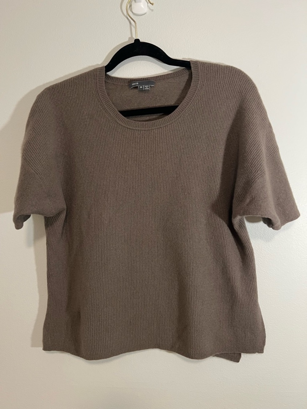 100% Cashmere Crewneck Short-Sleeve Sweater in Taupe